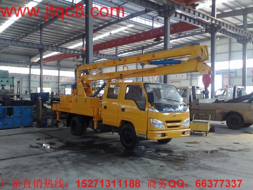 走進(jìn)湖北江南升降車生產(chǎn)制造廠家的大院內(nèi),整齊停放著一排升降車,其中三紅一黑外觀最為耀眼的,就是湖北江南升降車。而那輛白色的湖北江南升降車,就是王禮在上月新購(gòu)入的湖北江南升降車,還沒(méi)有上牌。
